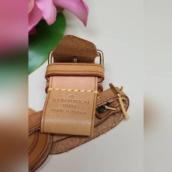 LV Luggage Tag and Poignet 2 Piece Set. Vechetta. Authentic. - Picture 5 of 9